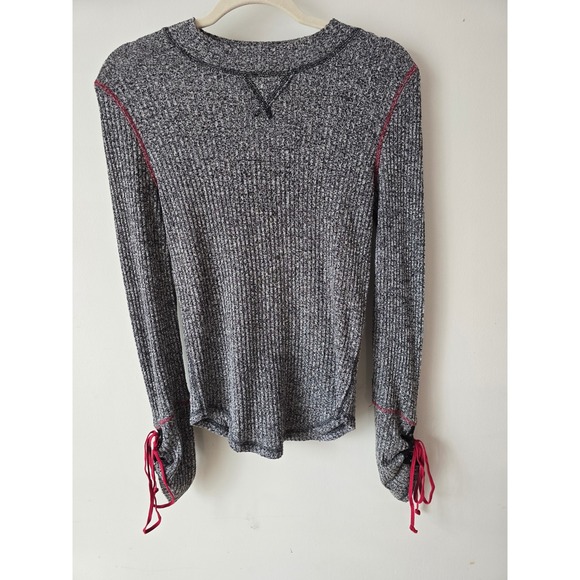 Free People Gray Ribbed Knit Top With Red Lace Up Detail Sleeves rare - Picture 2 of 7